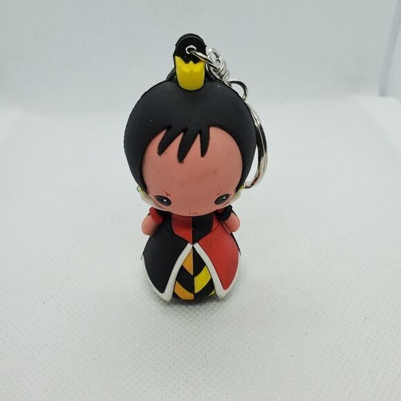 Disney Alice in Wonderland Queen of Hearts Keychain - Picture 4 of 6